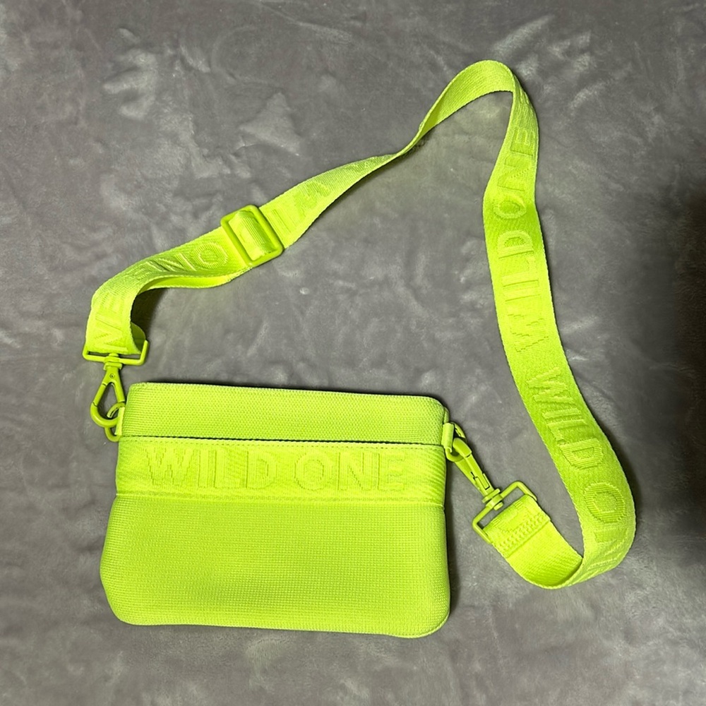 NWOT Wild One Treat Pouch, Fanny Pack, Cross Body Bag Lime Green